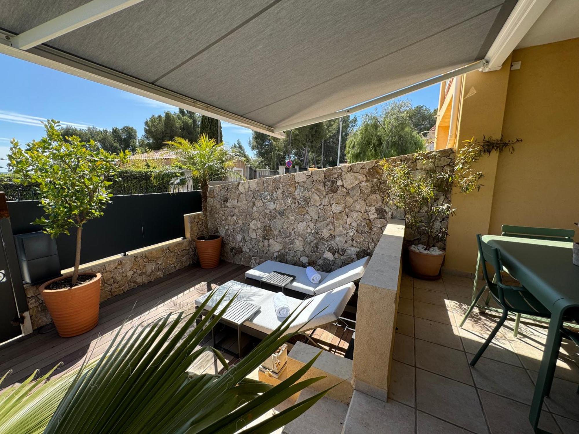 Confortable T2 Vue Mer Avec Terrasse Amenagee Et Parking Prive, Plage Et Port A Pied Sanary-sur-Mer Exterior photo